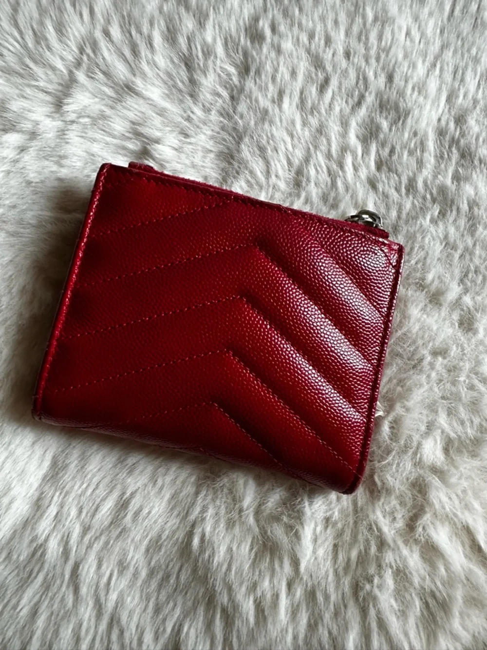 Yves Saint Laurent CASSANDRE MATELASSÉ BI-FOLD WALLET IN GRAIN DE POUDRE LEATHER - Picture 2 of 6